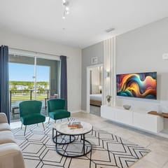 3171-403 Condo Resort Water Park Pools near Disney
