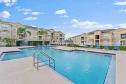 721TR 2BR Condo APT Heated Pool HotTub King Bed - Image 2