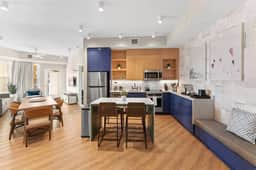 8070-304 Luxury 2BR Apt Kissimmee Orlando Disney - Image 4