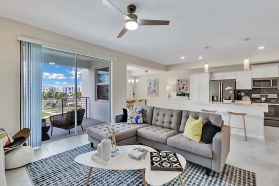 3150-303 Resort Condo w/ Water Park Near Disney - Image 1
