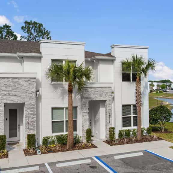 17319 4BR Townhouse Heated Pool near Disney - Image 1