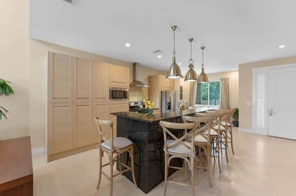 3173 Luxury 4BR Townhouse by Disney World Orlando - Image 2
