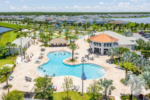 3180-302 Condo Resort Water Park Pools near Disney - Image 4