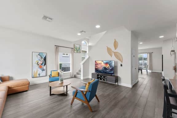 451 Davenport 5BR House with Heated Pool and Grill - Image 2