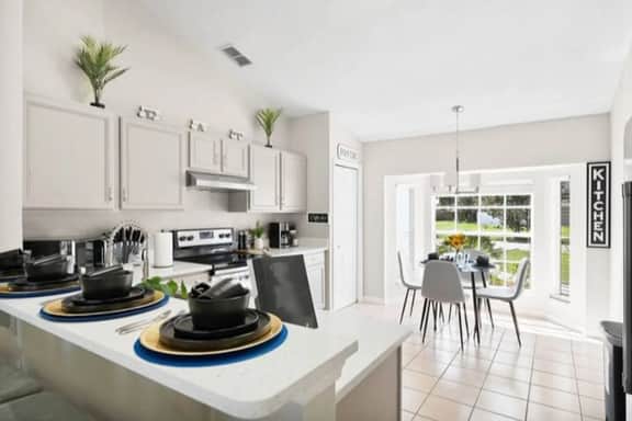 Beautiful 3BR Home Heated Pool | Ping-Pong |Disney - Imagen 3