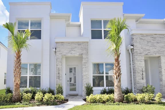 17420 4BR Townhouse Heated Pool near Disney - Image 1