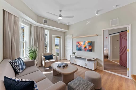 8070-304 Luxury 2BR Apt Kissimmee Orlando Disney - Image 1